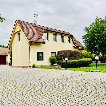 Penzion Hurka Pardubice Exterior photo